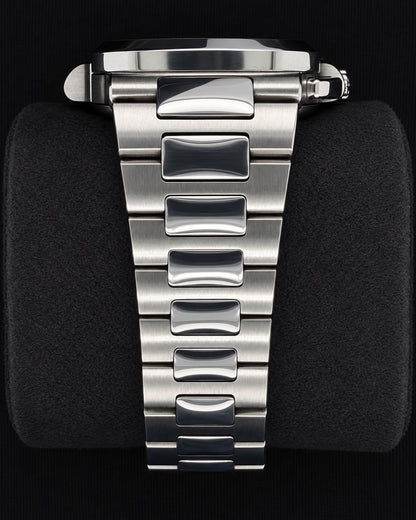 Patek Philippe Nautilus Travel Time Chronograph Black Noir Trame Dial Stainless Steel 5990/1A-001 | 2021 | 40.5mm