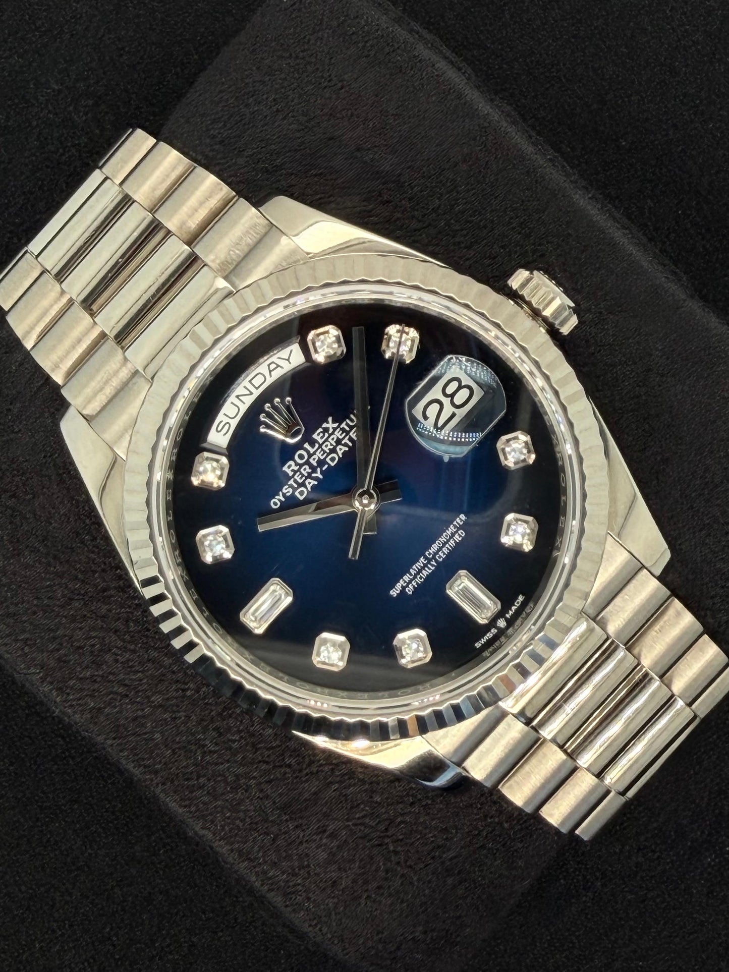 Rolex Day-Date 36 Ombré Blue Diamond Dial White Gold 128239 | 2021 | 36mm