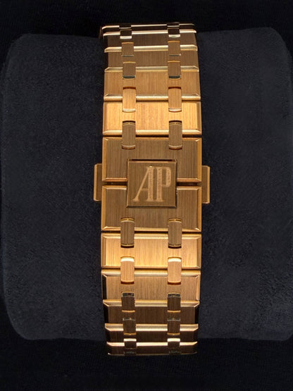 Audemars Piguet Royal Oak
Perpetual Calendar "Singapore" Yellow Gold Limited Edition 20 Pieces Worldwide 26607BA | 2021 | 41mm