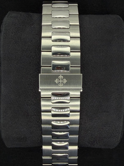 Patek Philippe Nautilus Olive Dial Stainless Steel 5711/1A-0014 | 2021 | 40mm