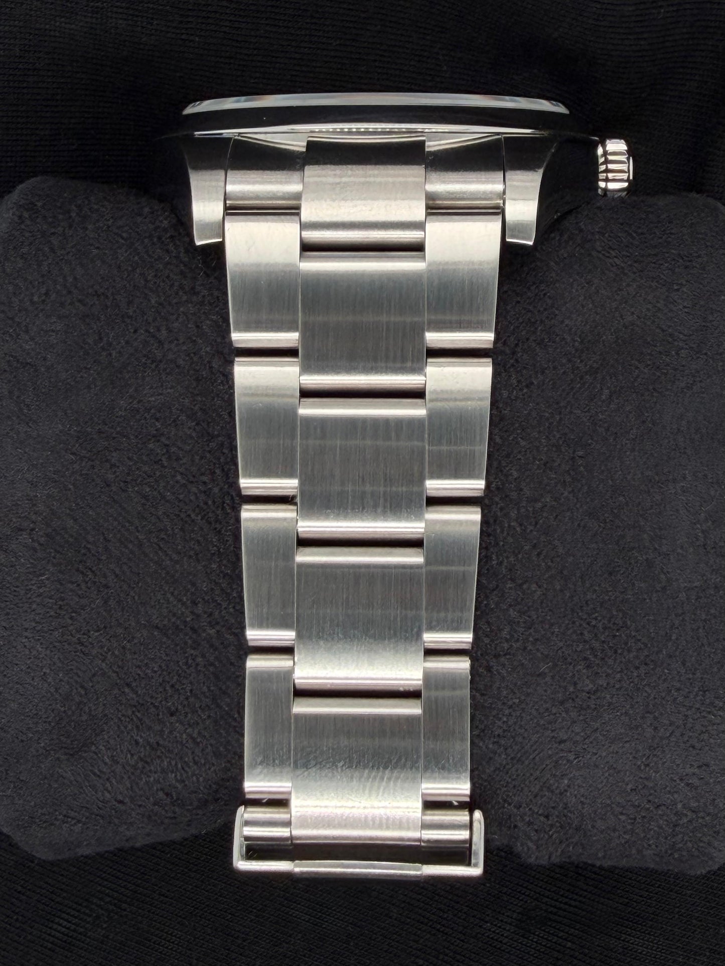 Rolex Oyster Perpetual 39 Rhodium Dial Oyster Bracelet 114300 | 2017 | 41mm