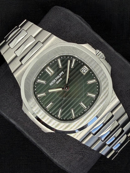 Patek Philippe Nautilus Olive Dial Stainless Steel 5711/1A-0014 | 2021 | 40mm