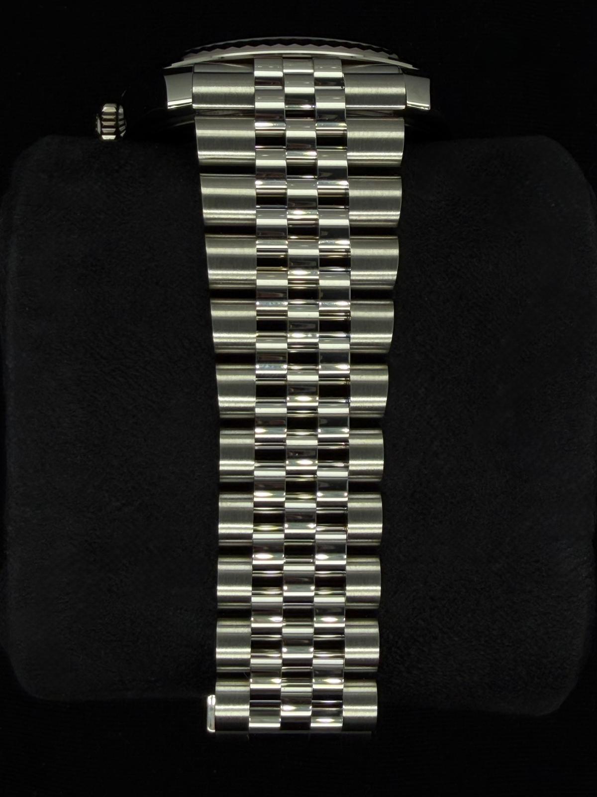 Rolex Datejust 41 Ombré Green Dial Fluted Bezel Jubilee Stainless Steel 126334 | 2026 | 41mm