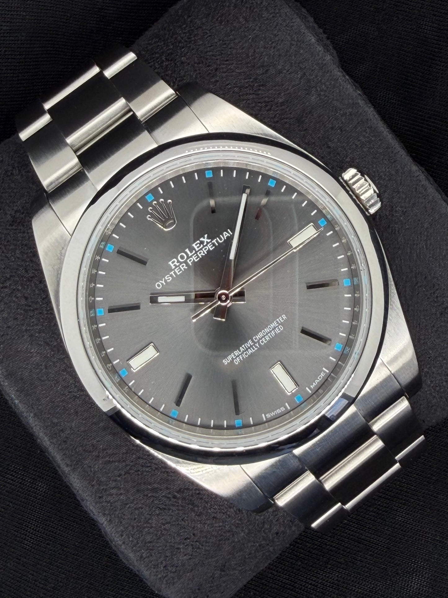 Rolex Oyster Perpetual 39 Rhodium Dial Oyster Bracelet 114300 | 2017 | 41mm
