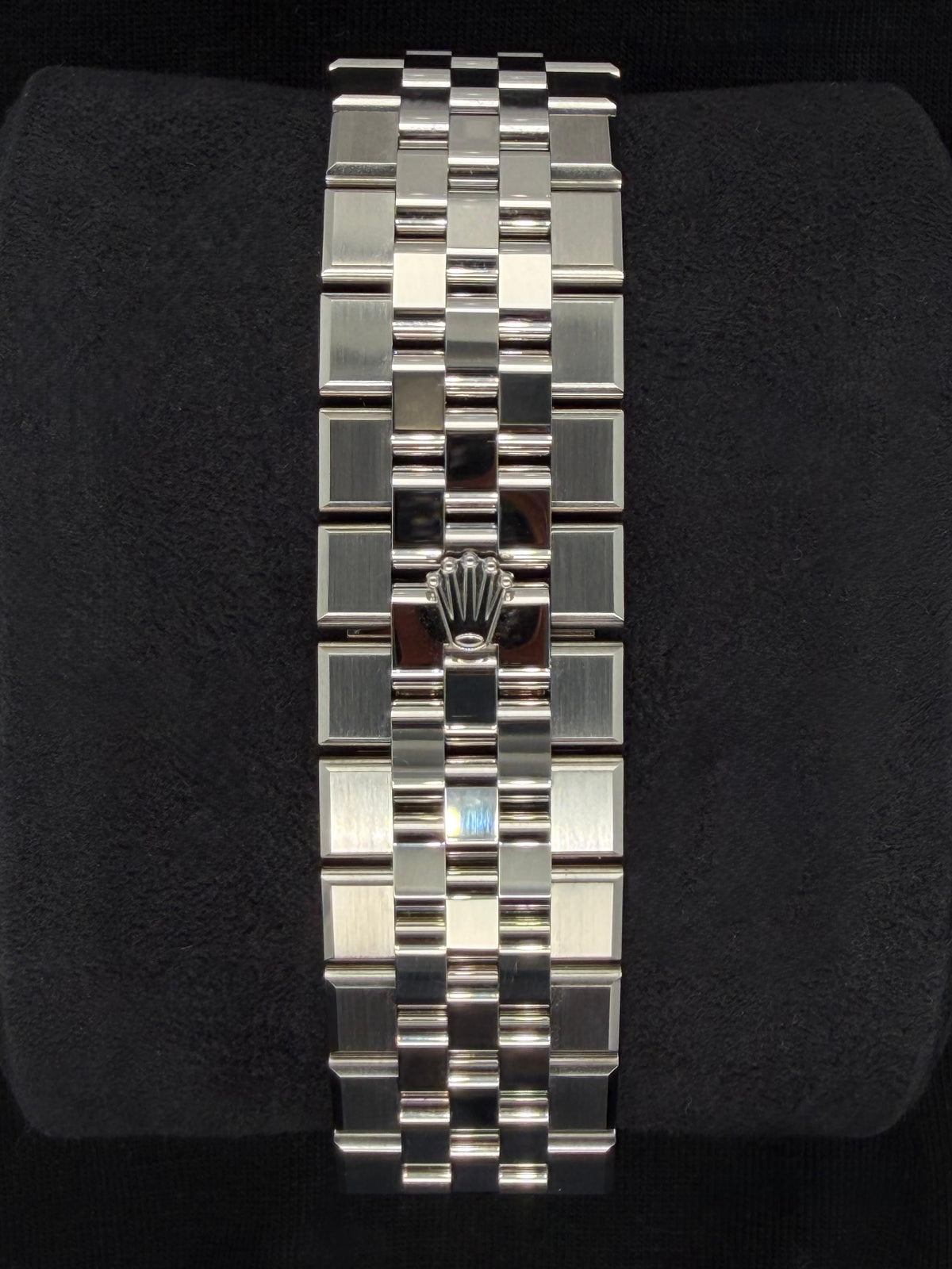 Rolex Land Dweller 36 White Dial Flat Jubilee 127234 | 2025 | 36mm
